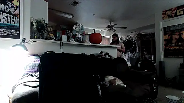 biggerisbetter12 online show from November 18, 4:32 pm