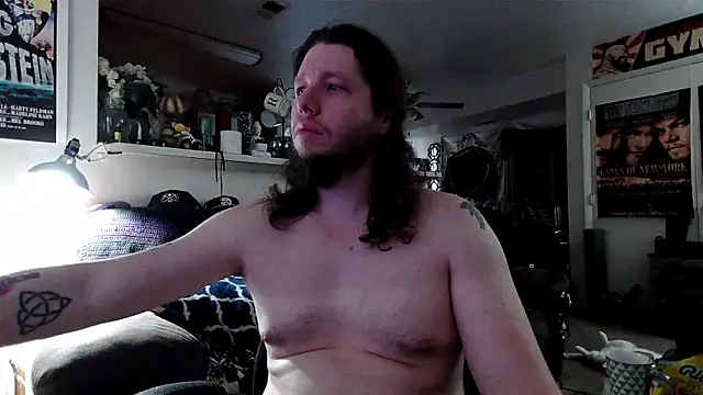 biggerisbetter12 online show from November 19, 10:10 pm