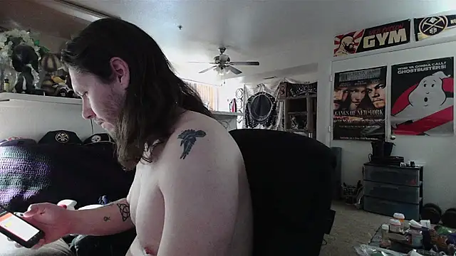 biggerisbetter12 online show from March 8, 3:59 pm