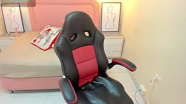 DARIAJACKSON online show from December 15, 7:52 pm