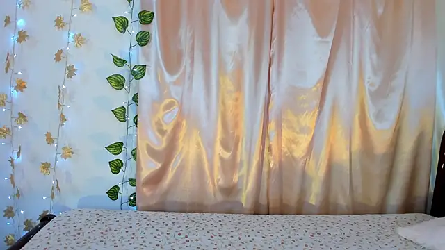 Milie yue online show from November 15, 2:10 pm