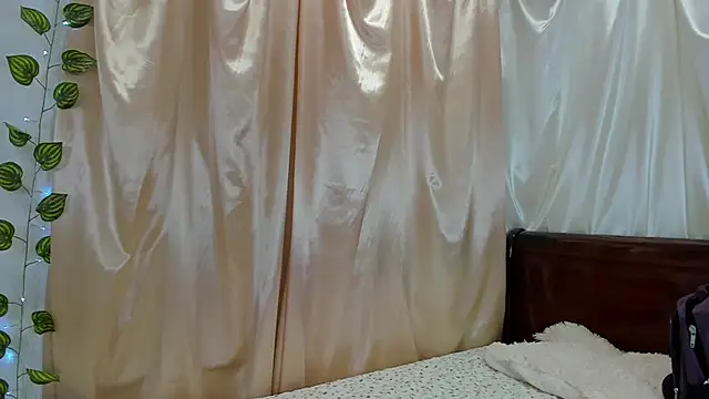 Milie yue online show from November 29, 2:06 pm