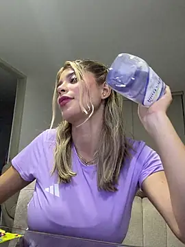  Alicee 1 online show from October 31, 1:02 am