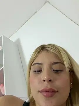  Alicee 1 online show from May 26, 3:15 am