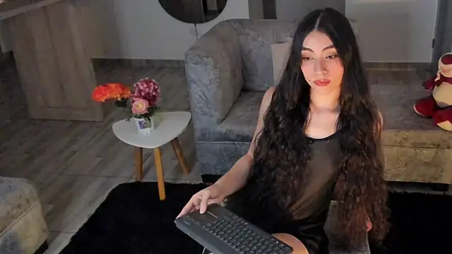 BritanyLnx online show from April 14, 12:48 am