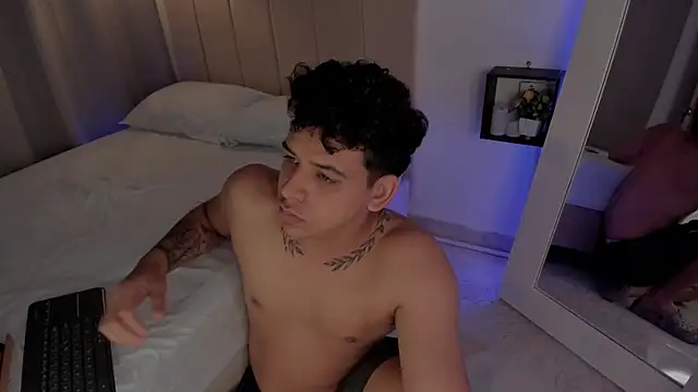 Snapshot of Little_Emma_11 chatting on October 23, 2:16 pm Little Emma 11 online show from October 23, 2:16 pm