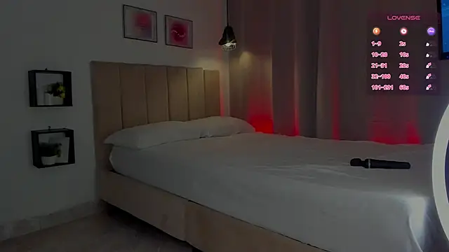 Snapshot of Little_Emma_11 chatting on October 29, 1:21 pm Little Emma 11 online show from October 29, 1:21 pm