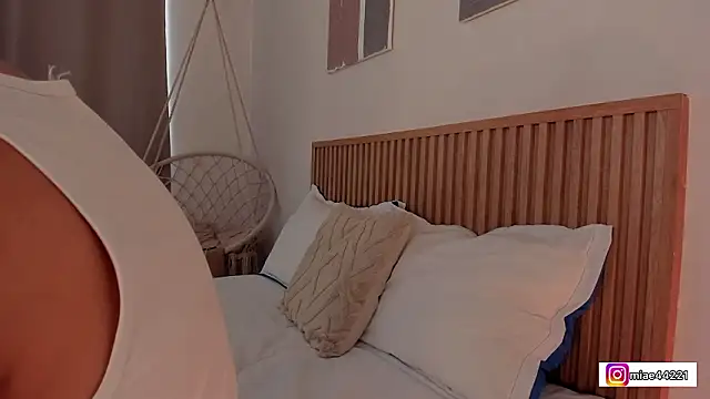 Snapshot of Little_Emma_11 chatting on February 1, 2:37 pm Little Emma 11 online show from February 1, 2:37 pm