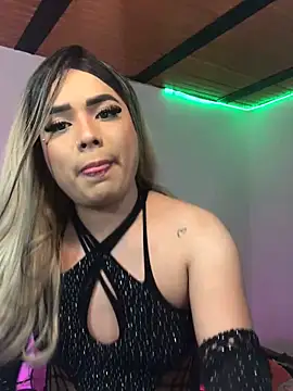 Snapshot of Shopia_fox777 chatting on November 5, 8:34 pm Shopia fox777 online show from November 5, 8:34 pm