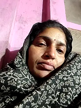 Snapshot of Pooja_shre chatting on January 8, 2:17 am Pooja shre online show from January 8, 2:17 am