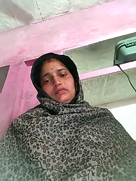 Snapshot of Pooja_shre chatting on February 6, 1:34 am Pooja shre online show from February 6, 1:34 am