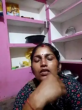 Snapshot of Pooja_shre chatting on November 2, 1:10 am Pooja shre online show from November 2, 1:10 am