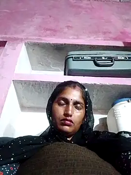 Snapshot of Pooja_shre chatting on November 11, 2:23 pm Pooja shre online show from November 11, 2:23 pm