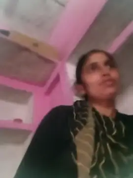 Snapshot of Pooja_shre chatting on February 16, 1:21 pm Pooja shre online show from February 16, 1:21 pm