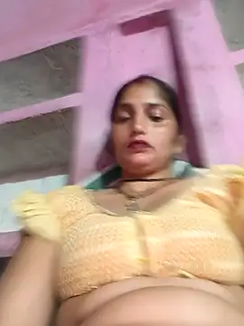 Snapshot of Pooja_shre chatting on February 28, 2:50 pm Pooja shre online show from February 28, 2:50 pm