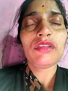 Snapshot of Pooja_shre chatting on February 15, 11:58 pm Pooja shre online show from February 15, 11:58 pm