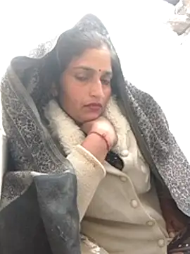 Snapshot of Pooja_shre chatting on November 23, 3:27 am Pooja shre online show from November 23, 3:27 am