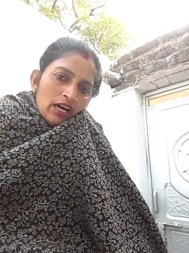 Snapshot of Pooja_shre chatting on November 16, 2:16 am Pooja shre online show from November 16, 2:16 am