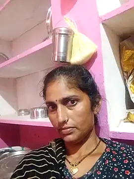 Snapshot of Pooja_shre chatting on November 5, 2:58 am Pooja shre online show from November 5, 2:58 am