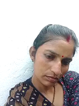 Snapshot of Pooja_shre chatting on November 3, 2:28 am Pooja shre online show from November 3, 2:28 am