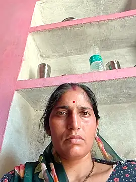 Snapshot of Pooja_shre chatting on May 12, 6:32 am Pooja shre online show from May 12, 6:32 am