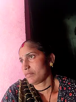 Snapshot of Pooja_shre chatting on February 21, 6:04 am Pooja shre online show from February 21, 6:04 am