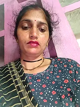 Snapshot of Pooja_shre chatting on February 22, 12:57 am Pooja shre online show from February 22, 12:57 am