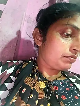 Snapshot of Pooja_shre chatting on December 21, 12:02 am Pooja shre online show from December 21, 12:02 am