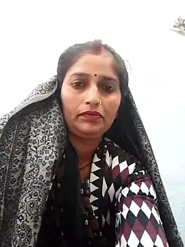 Snapshot of Pooja_shre chatting on November 15, 2:04 am Pooja shre online show from November 15, 2:04 am