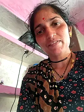 Snapshot of Pooja_shre chatting on February 20, 10:39 am Pooja shre online show from February 20, 10:39 am