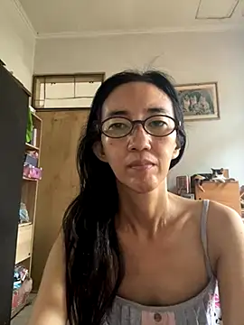 princessD077 online show from November 6, 6:39 am