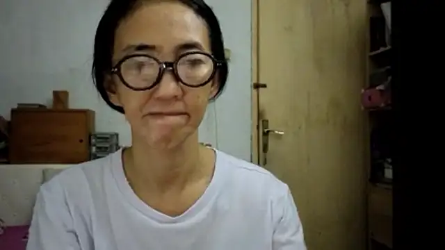 Snapshot of princessD077 chatting on May 23, 4:50 pm princessD077 online show from May 23, 4:50 pm