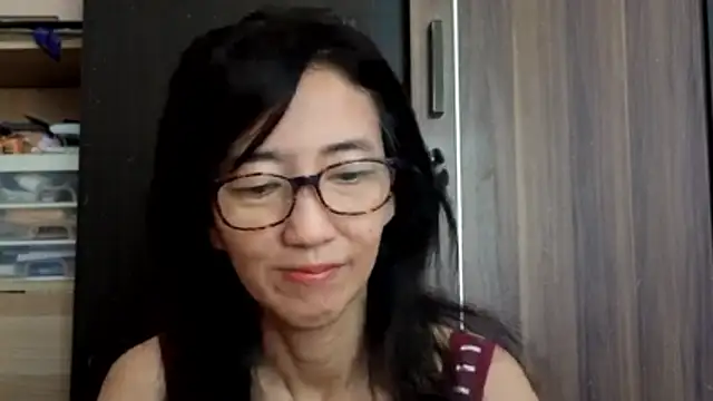 Snapshot of princessD077 chatting on July 1, 4:46 am princessD077 online show from July 1, 4:46 am
