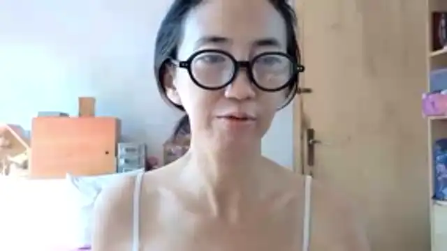 Snapshot of princessD077 chatting on May 17, 2:11 am princessD077 online show from May 17, 2:11 am