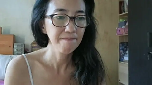 Snapshot of princessD077 chatting on June 13, 7:17 am princessD077 online show from June 13, 7:17 am