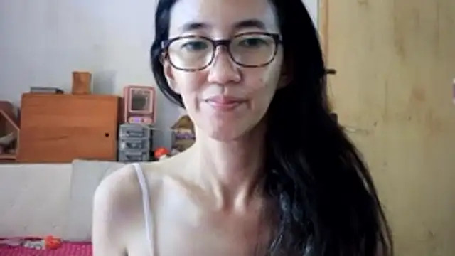 princessD077 online show from April 15, 5:24 am