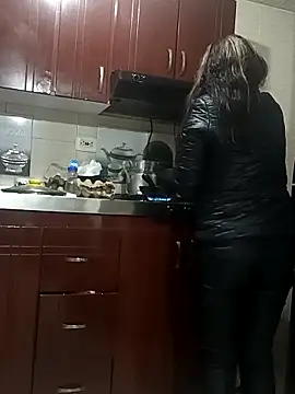 AmeliHoney online show from December 1, 2:23 am