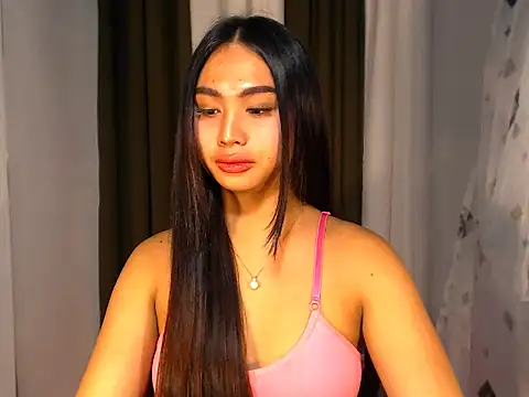 Snapshot of BigBrownCock_Candice chatting on December 5, 5:11 pm BigBrownCock Candice online show from December 5, 5:11 pm