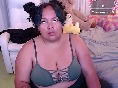 Snapshot of yvonne_jlove chatting on November 28, 1:17 am yvonne jlove online show from November 28, 1:17 am