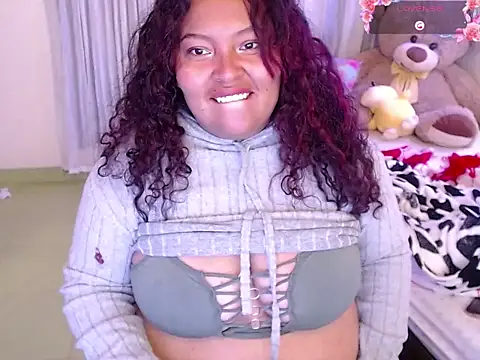 Snapshot of yvonne_jlove chatting on December 16, 9:46 am yvonne jlove online show from December 16, 9:46 am