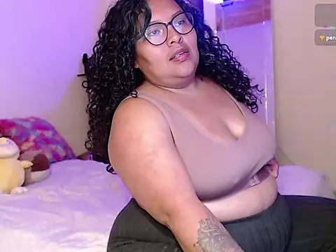 Snapshot of yvonne_jlove chatting on November 4, 12:47 am yvonne jlove online show from November 4, 12:47 am