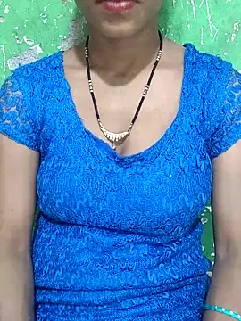 Itz Aisha   online show from March 2, 8:43 am