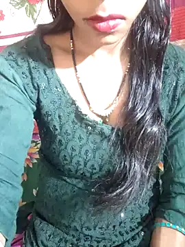 Itz Aisha   online show from March 17, 5:43 am