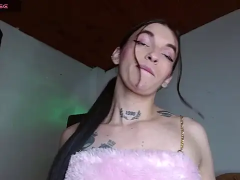 Scarlett crastrawberry online show from July 18, 12:30 am