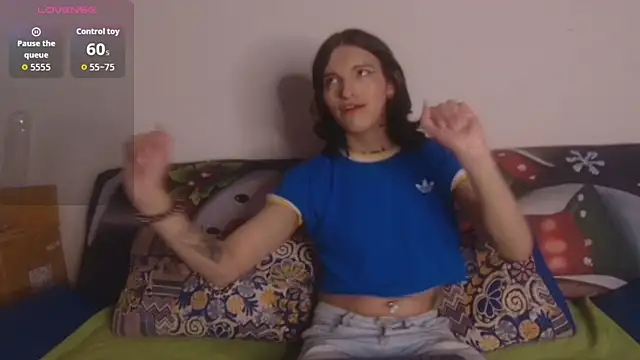 Snapshot of Scarlett_crastrawberry chatting on November 18, 11:59 pm Scarlett crastrawberry online show from November 18, 11:59 pm