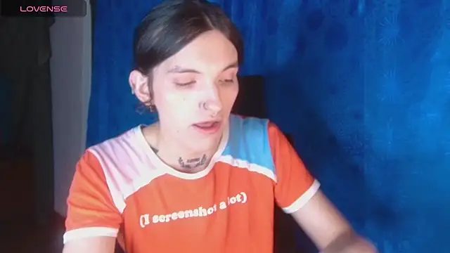 Snapshot of Scarlett_crastrawberry chatting on October 30, 10:17 pm Scarlett crastrawberry online show from October 30, 10:17 pm