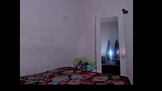 Snapshot of bad_girl_xxx chatting on January 15, 11:41 pm bad girl xxx online show from January 15, 11:41 pm