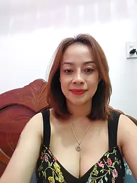 Snapshot of Baby-bigboobs20 chatting on October 31, 8:49 pm Baby-bigboobs20 online show from October 31, 8:49 pm