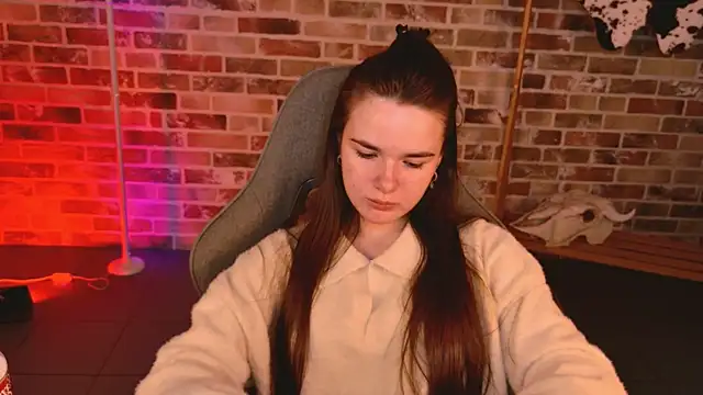 May Bloom online show from March 28, 9:10 am