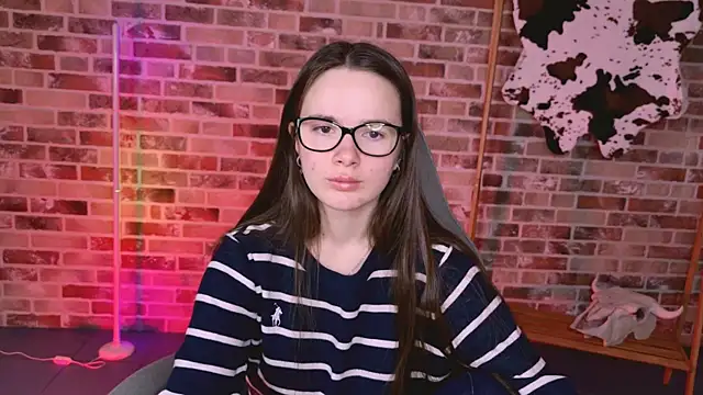 May Bloom online show from March 4, 7:05 am